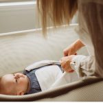 Does the Halo Swivel Bassinet Lock